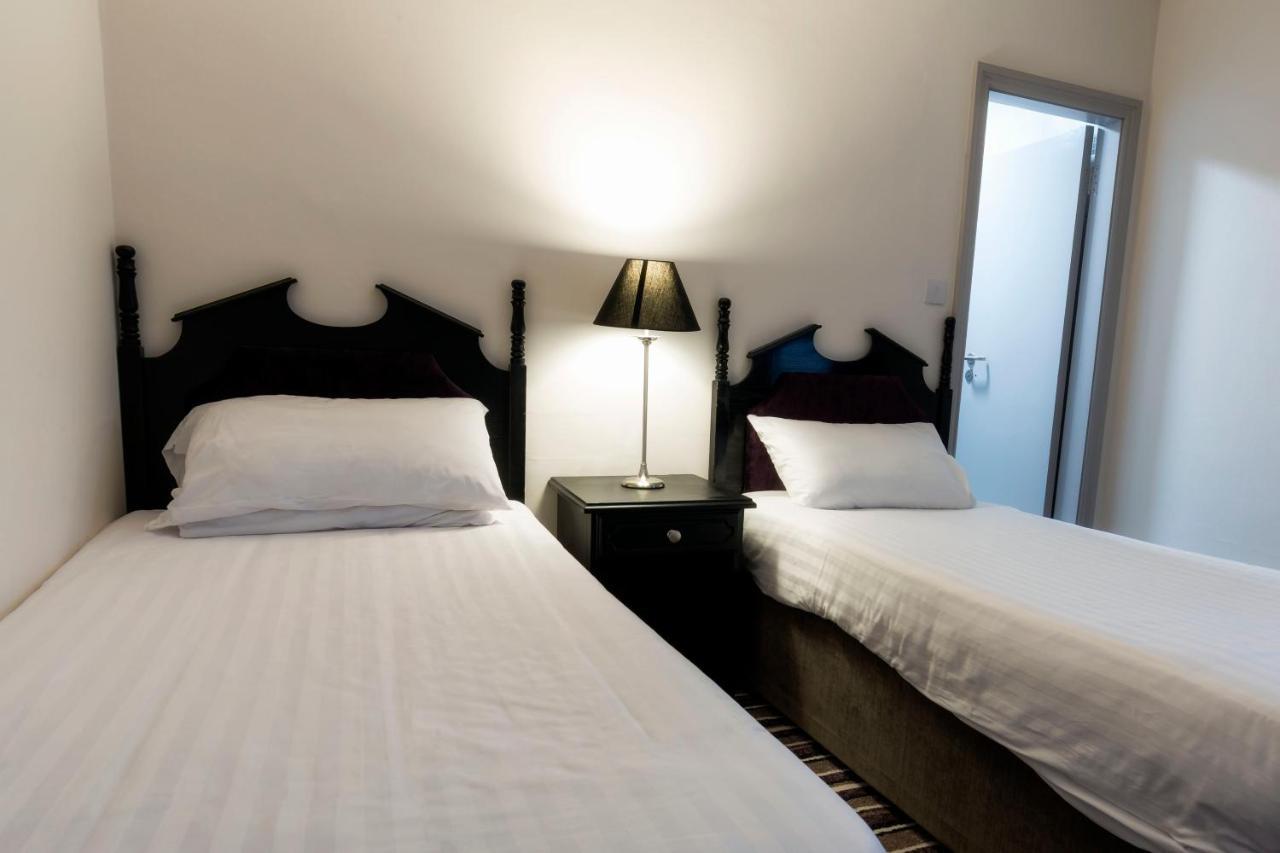 Ivy Tower Hotel Каслбар Экстерьер фото